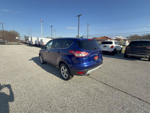 Used 2016 Ford Escape SE w/ SE Cold Weather Package AWD/4WD image 2