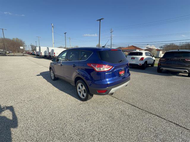 Used 2016 Ford Escape SE w/ SE Cold Weather Package AWD/4WD image 2