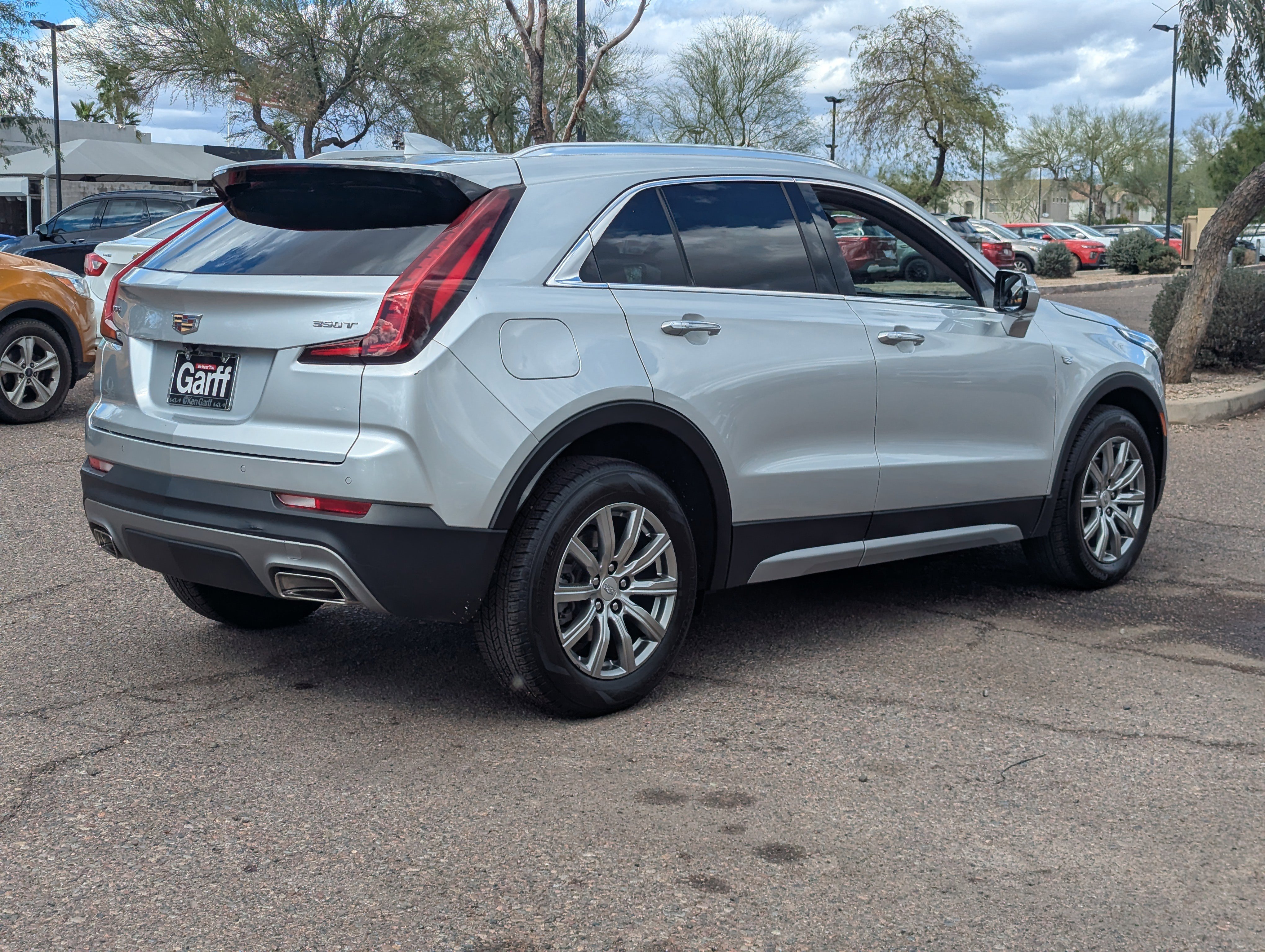 Used 2021 Cadillac XT4 Premium Luxury image 3