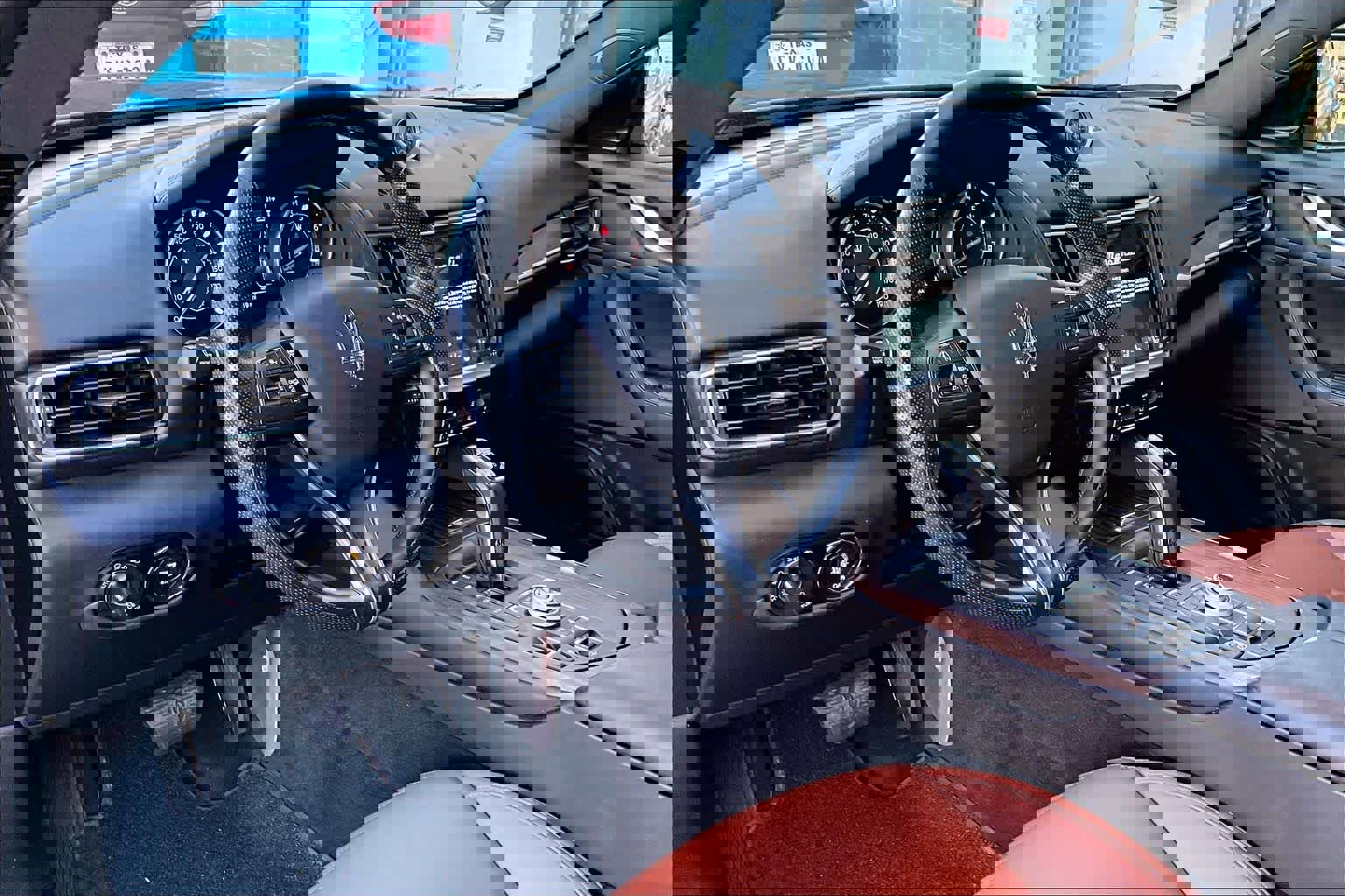 Used 2023 Maserati Levante GT image 17