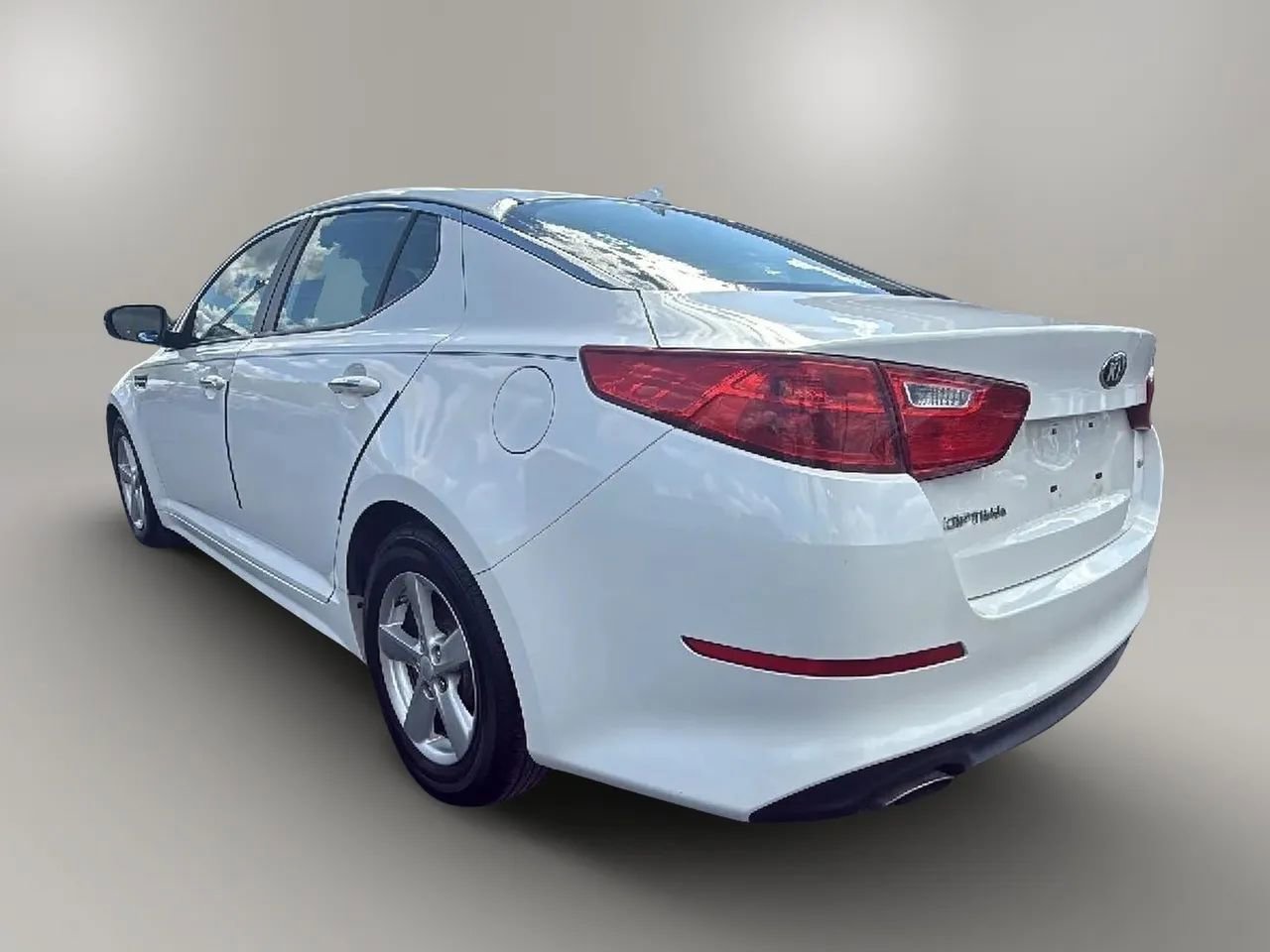 Used 2015 Kia Optima LX image 3