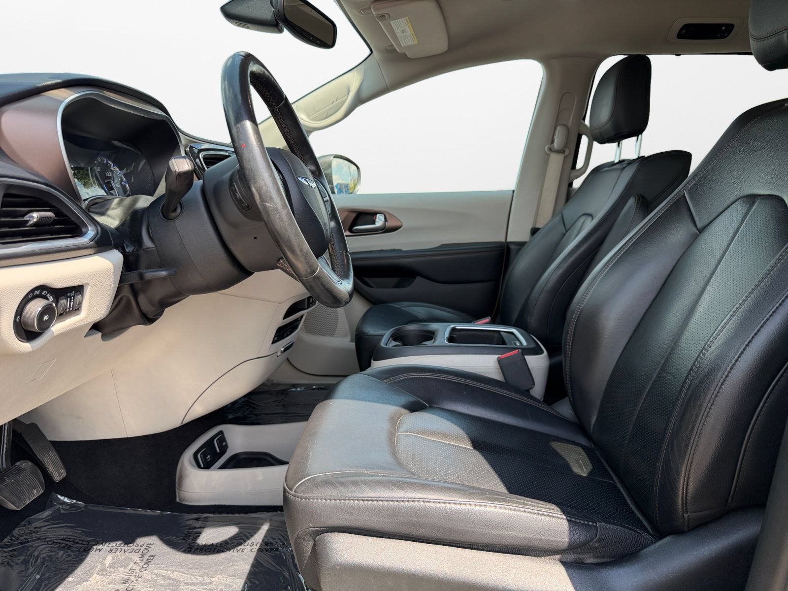Used 2017 Chrysler Pacifica Touring-L Plus FWD image 10