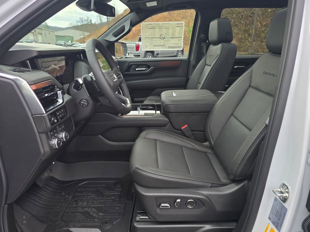 New 2026 GMC Yukon Denali w/ Sun & Power Step Package image 4