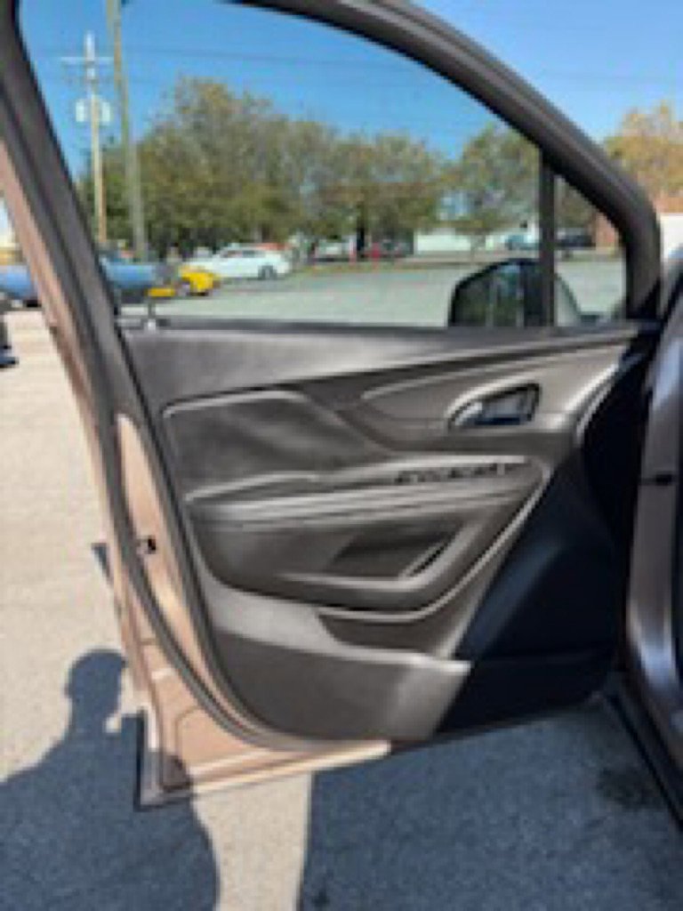 Used 2018 Buick Encore Preferred image 9