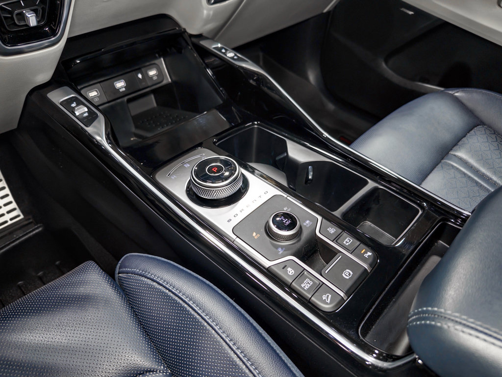 Used 2023 Kia Sorento SX Prestige image 18