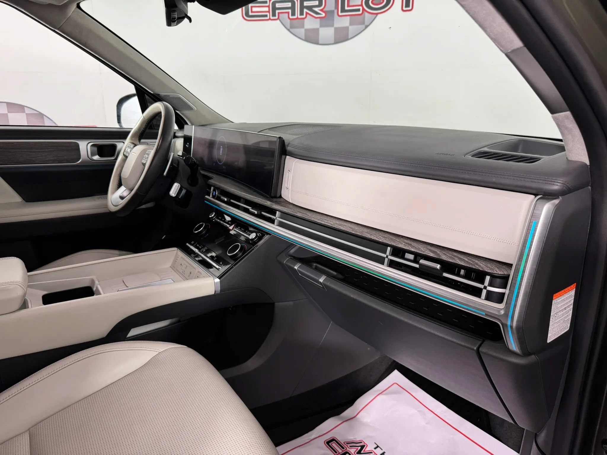 Used 2024 Hyundai Santa Fe Calligraphy AWD/4WD image 12