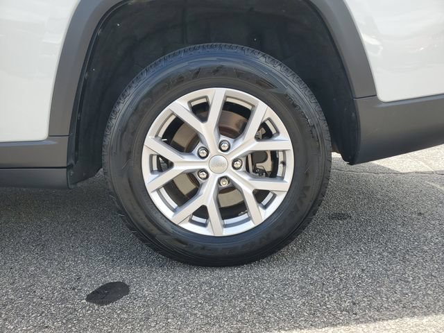 Certified 2022 Jeep Grand Cherokee L Limited RWD image 17