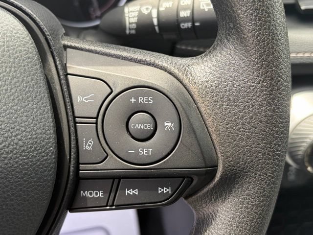 Used 2025 Toyota RAV4 XLE FWD image 18