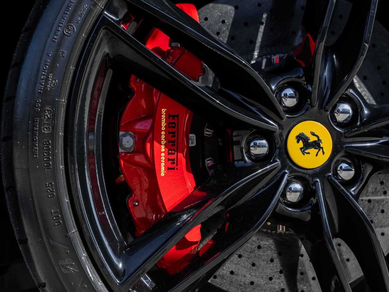 Used 2024 Ferrari Roma Spider image 24