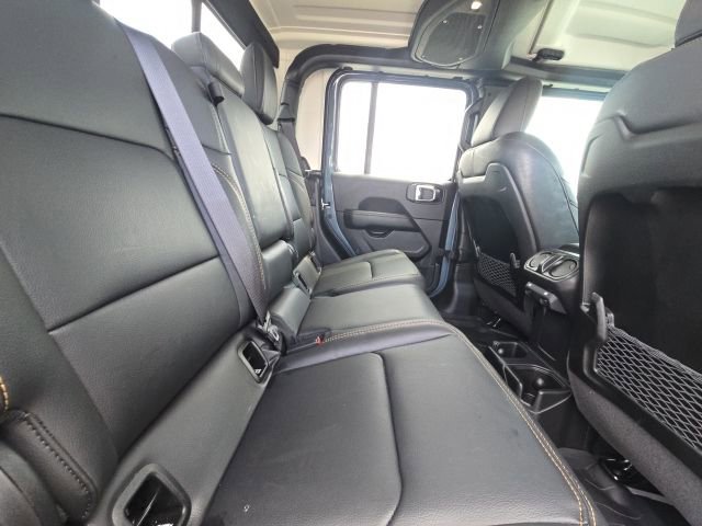 Used 2025 Jeep Gladiator Sport image 14