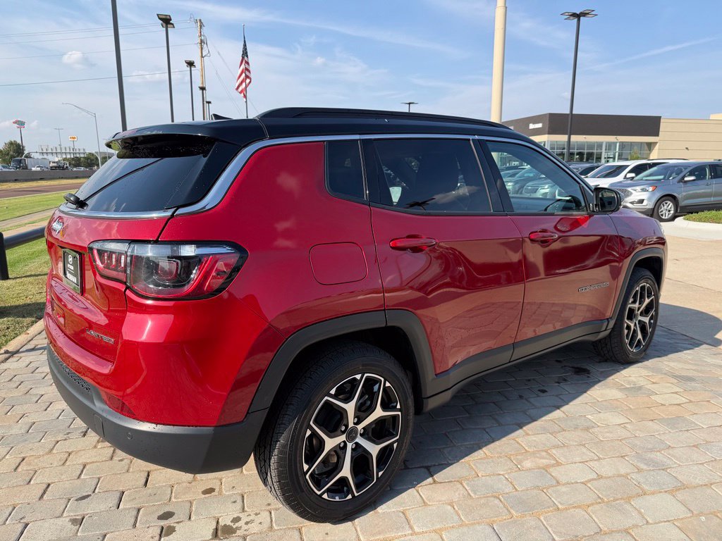 Used 2025 Jeep Compass Limited AWD/4WD image 5