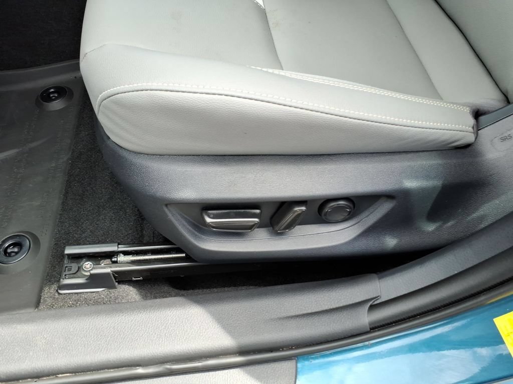 Used 2026 Toyota Camry SE w/ Convenience Package FWD image 16