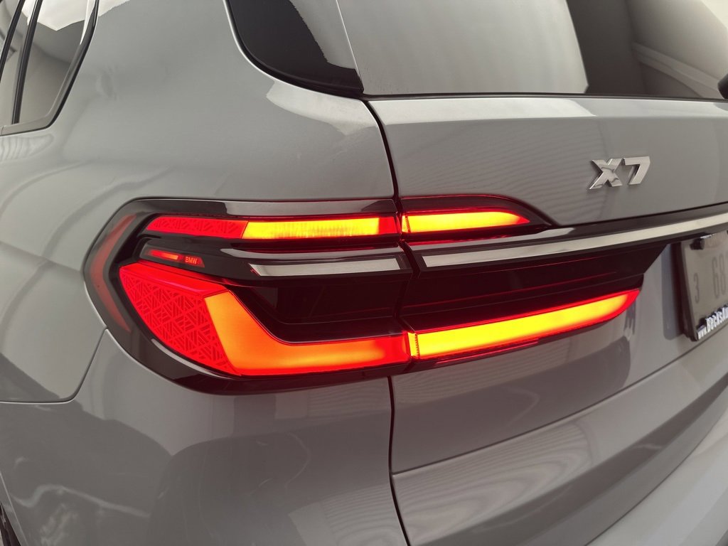 Used 2023 BMW X7 M60i w/ Executive Package image 38
