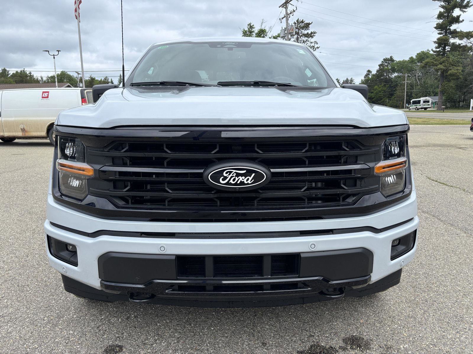 New 2025 Ford F150 XLT w/ Equipment Group 302A MID image 8
