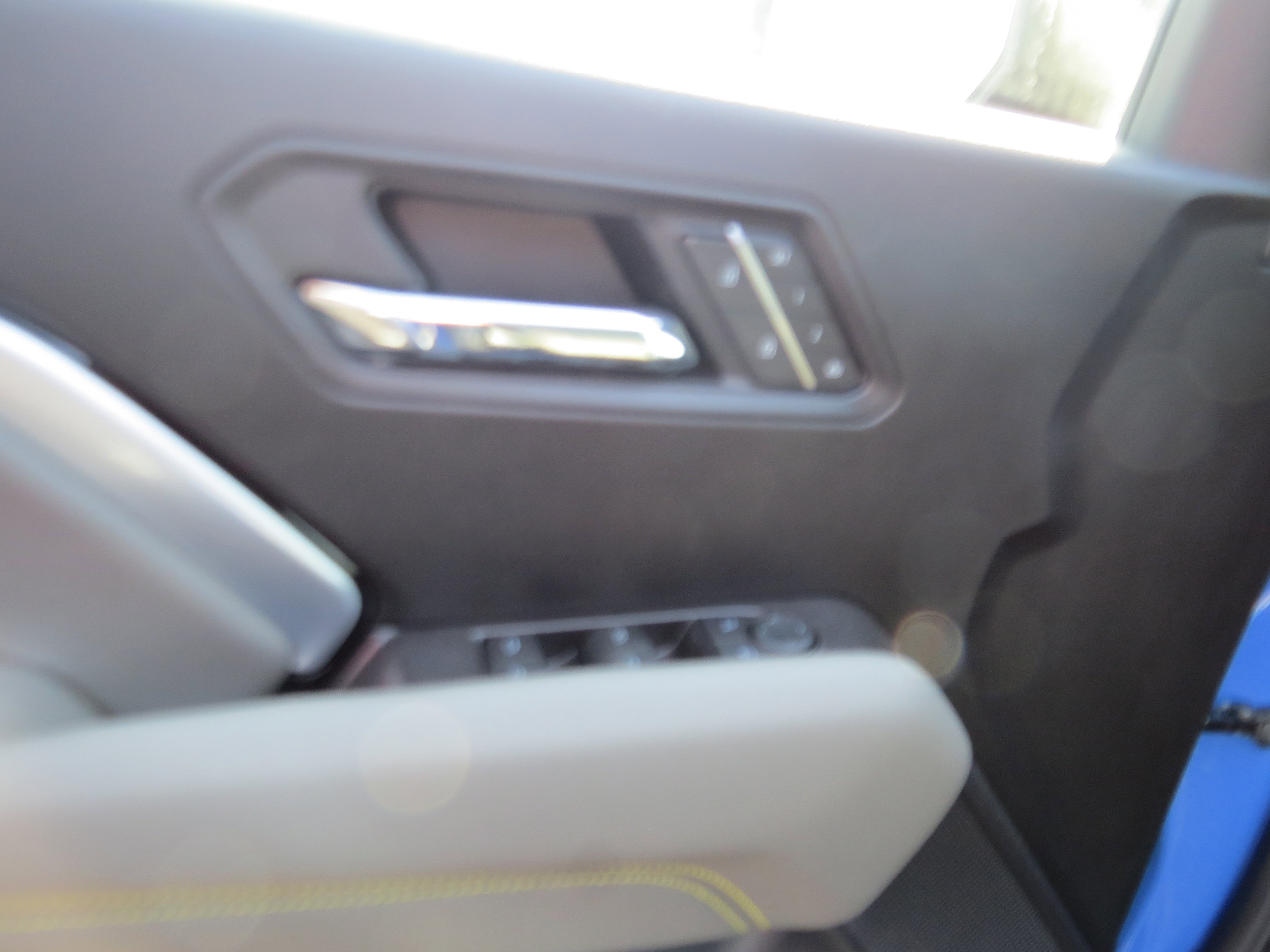 Used 2026 Chevrolet Colorado ZR2 w/ Technology Package AWD/4WD image 17
