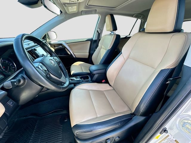 Used 2018 Toyota RAV4 Limited FWD image 21