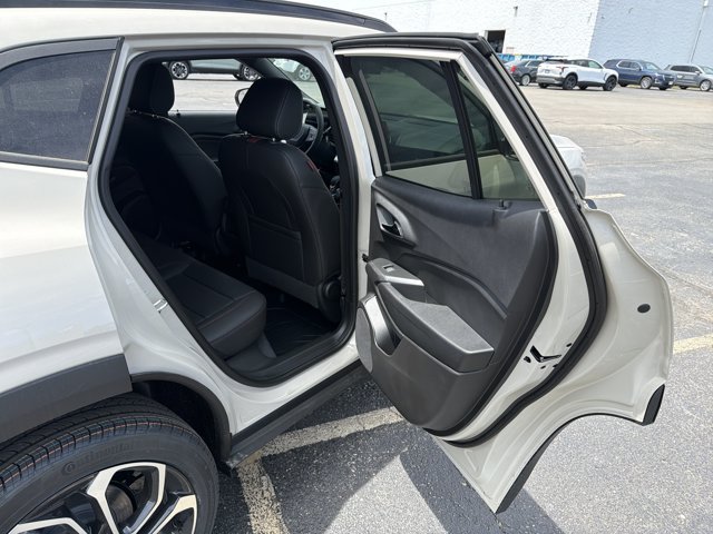 New 2026 Chevrolet Trax RS w/ Sunroof Package FWD image 26