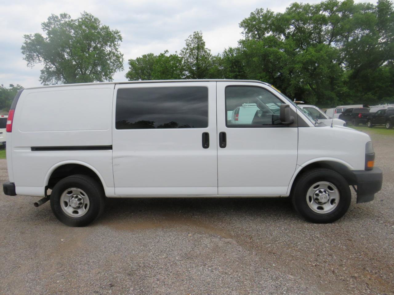 Used 2019 Chevrolet Express 2500 w/ Driver Convenience Package RWD image 4