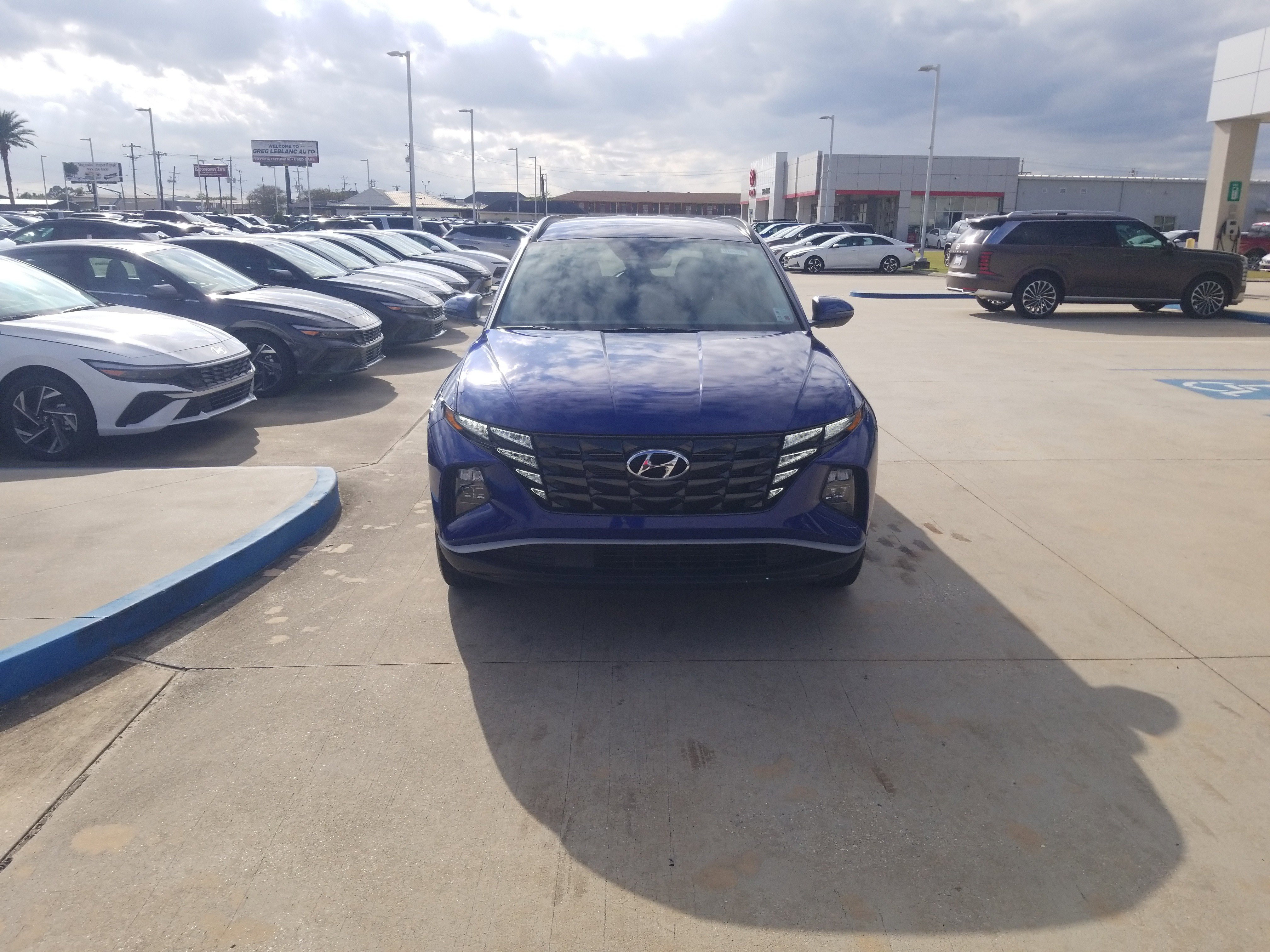 Used 2023 Hyundai Tucson SEL image 2