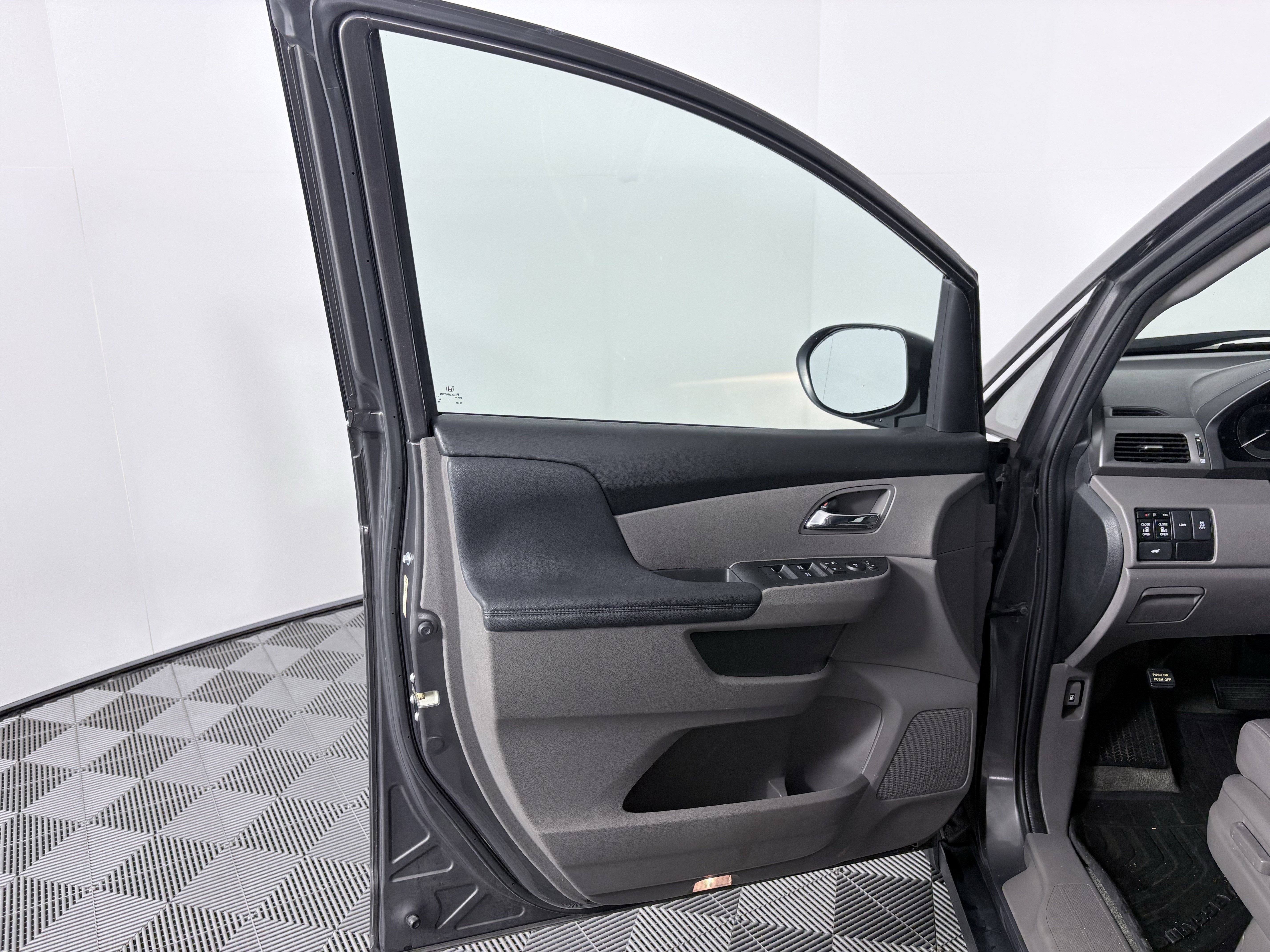 Used 2015 Honda Odyssey EX-L image 13