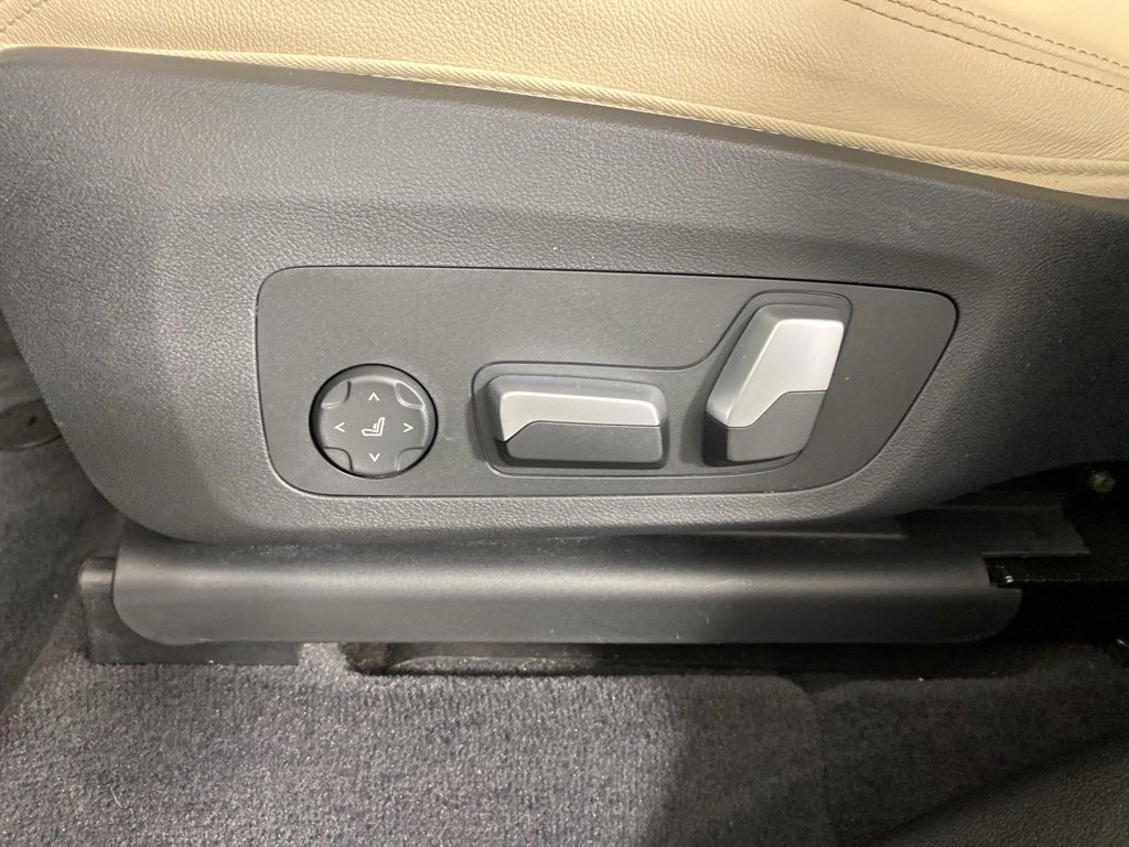 Used 2023 BMW X3 xDrive30i w/ Premium Package w/ZPA image 9