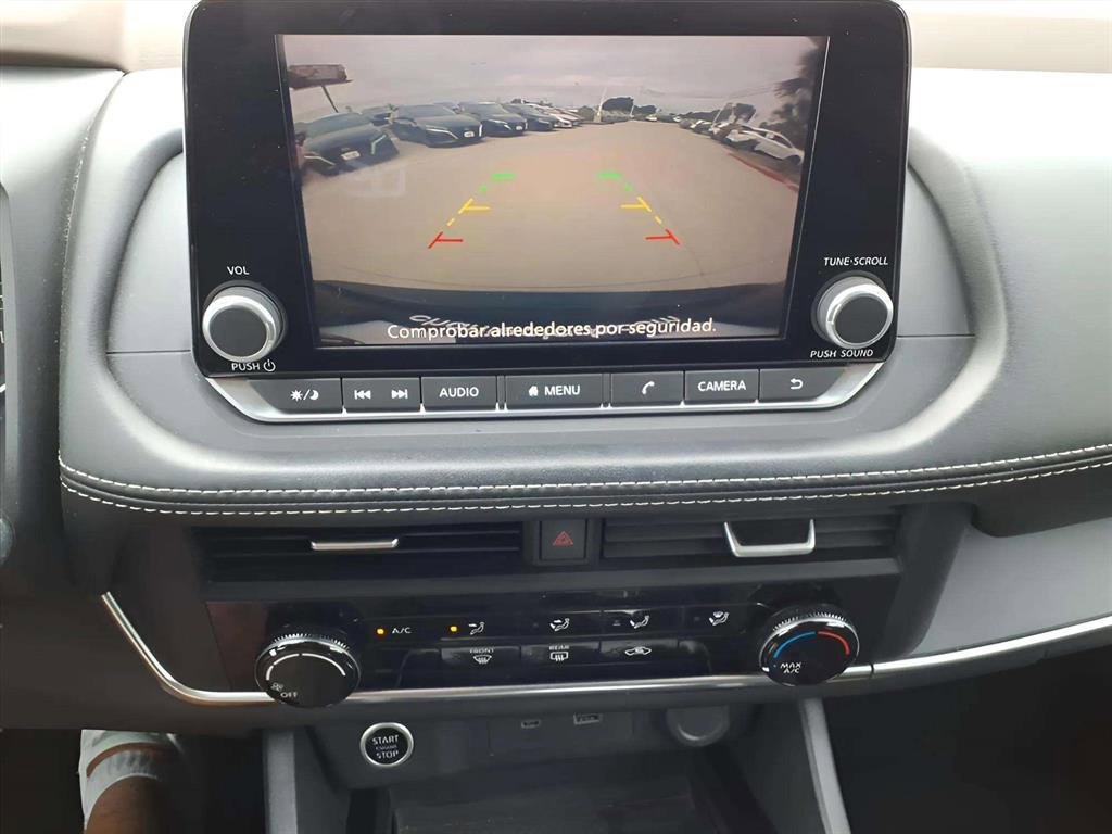 Used 2023 Nissan Rogue S image 15