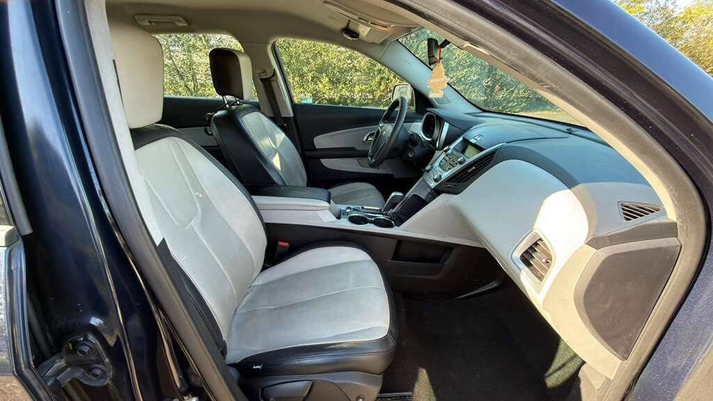 Used 2015 Chevrolet Equinox LS w/ LPO, Protection Package FWD image 24