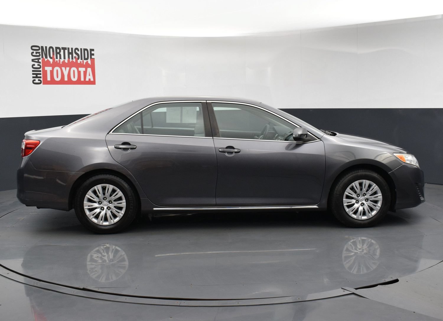 Used 2014 Toyota Camry LE FWD image 5