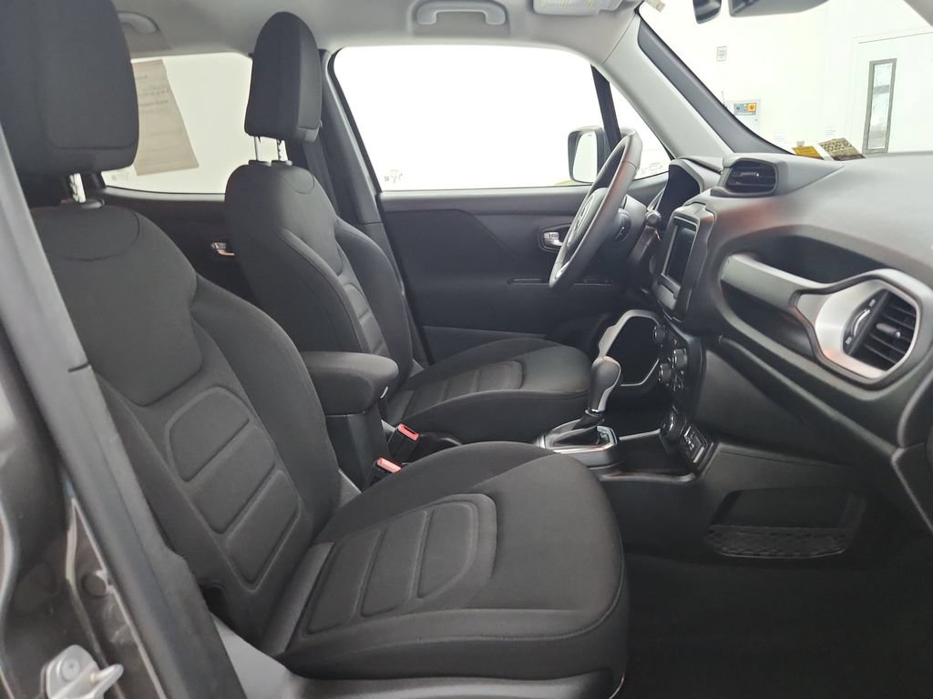 Used 2020 Jeep Renegade Latitude w/ Popular Equipment Group AWD/4WD image 35