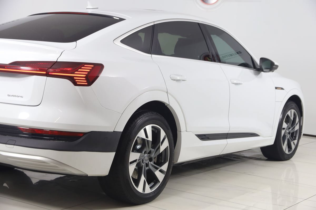 Used 2020 Audi e-tron Premium Plus AWD/4WD image 42