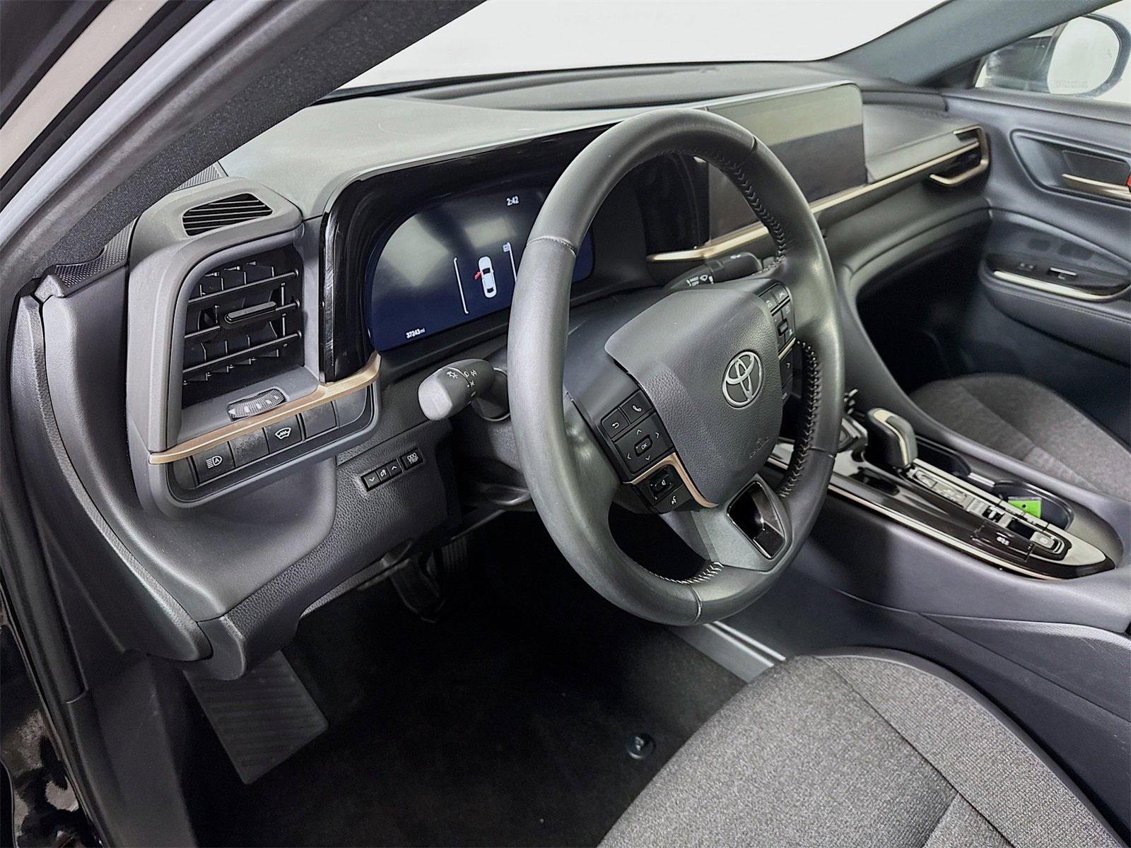 Used 2024 Toyota Crown XLE image 7