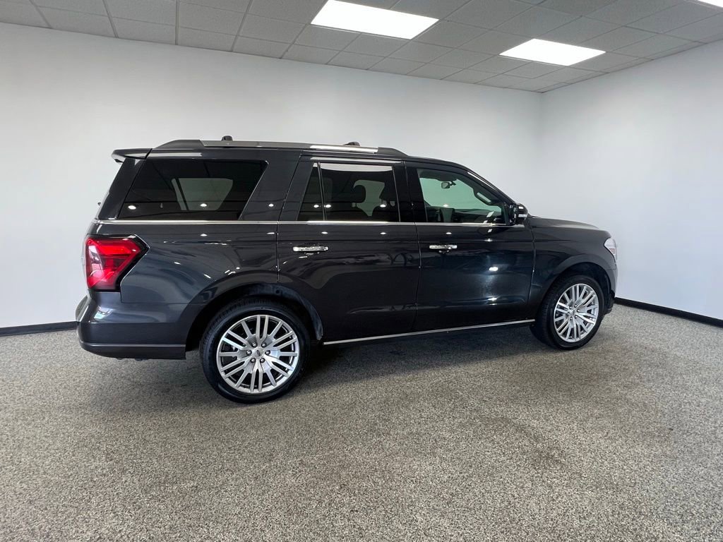 Used 2024 Ford Expedition Limited image 23