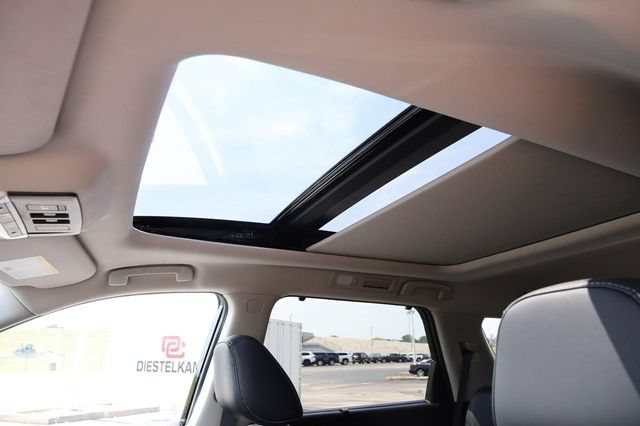 Certified 2025 Nissan Pathfinder Platinum w/ Cargo Package FWD image 9