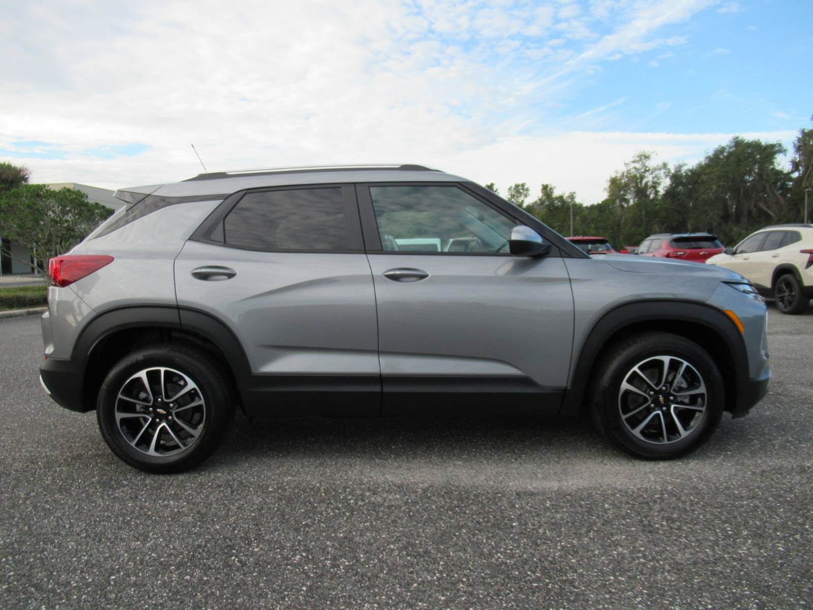 New 2026 Chevrolet TrailBlazer LT w/ Driver Confidence Package FWD image 2