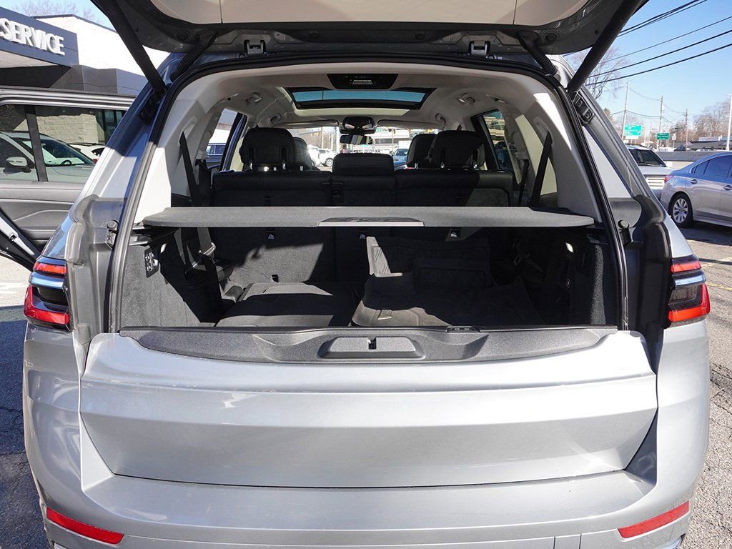 Used 2023 BMW X7 xDrive40i w/ Parking Assistance Package image 21