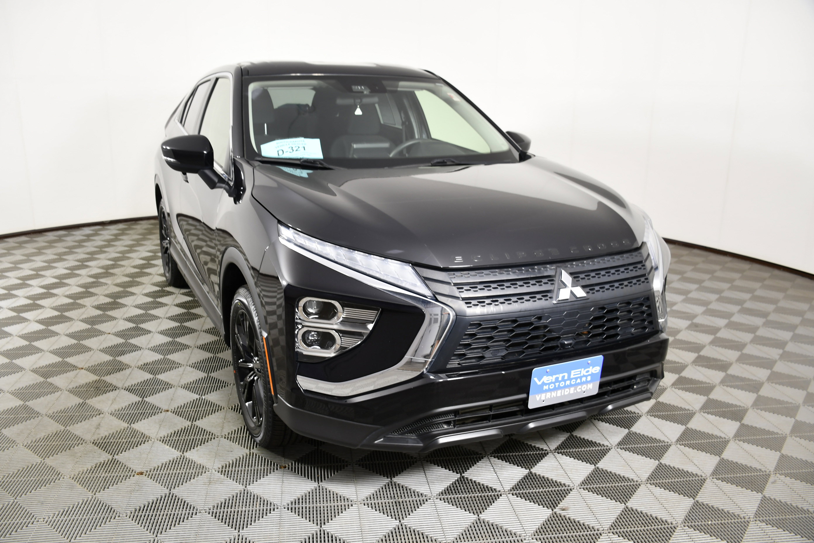 Used 2023 Mitsubishi Eclipse Cross LE AWD/4WD image 3