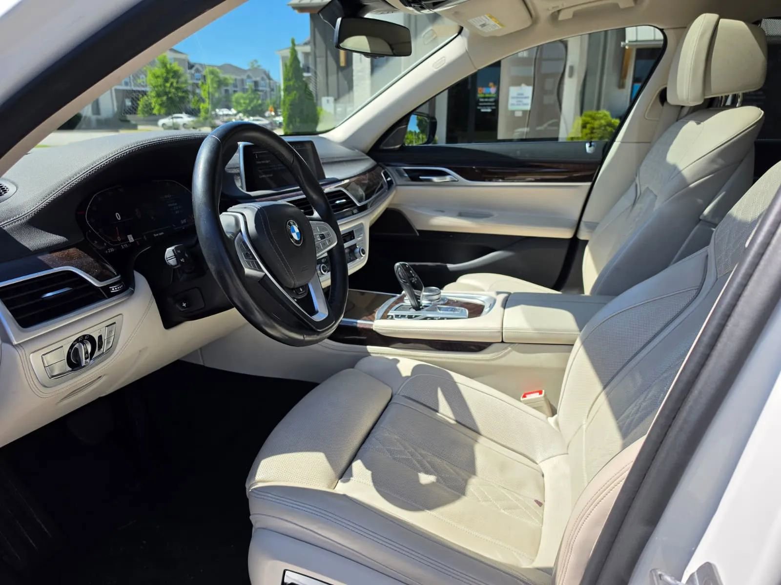 Used 2020 BMW 740i w/ Premium Package RWD image 18