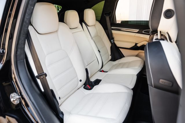 Used 2016 Porsche Cayenne Turbo AWD/4WD image 77