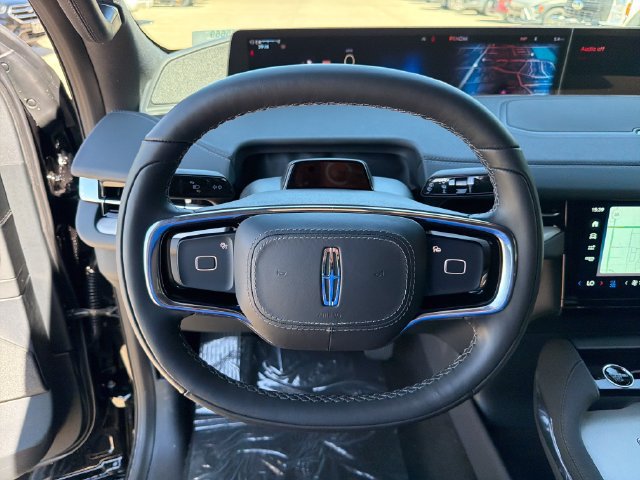 New 2026 Lincoln Navigator Reserve w/ Jet Appearance Package AWD/4WD image 25