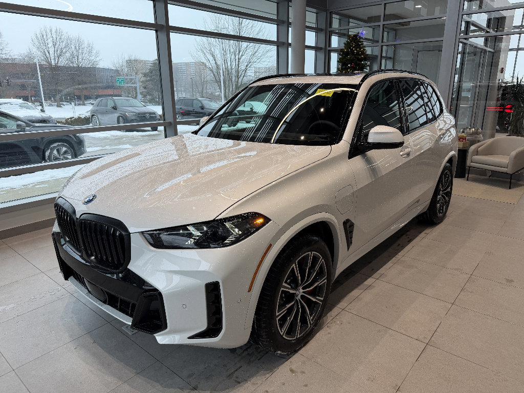 New 2026 BMW X5 xDrive50e w/ M Sport Package image 3