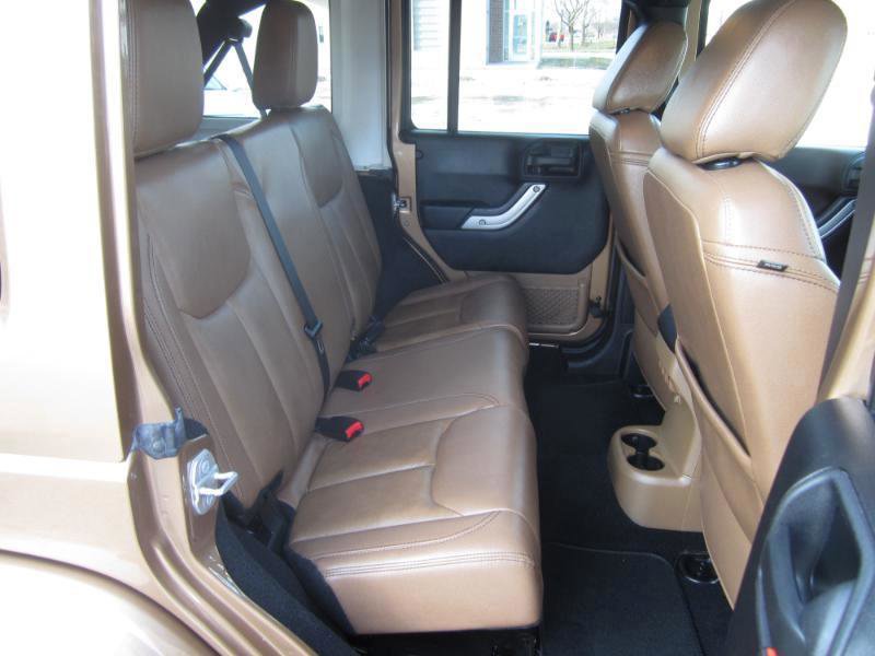 Used 2015 Jeep Wrangler Unlimited Sahara AWD/4WD image 18