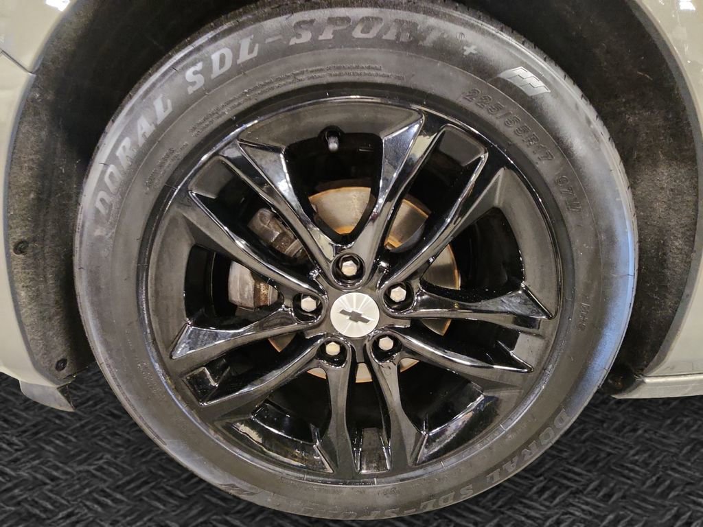 Used 2017 Chevrolet Malibu LT FWD image 12