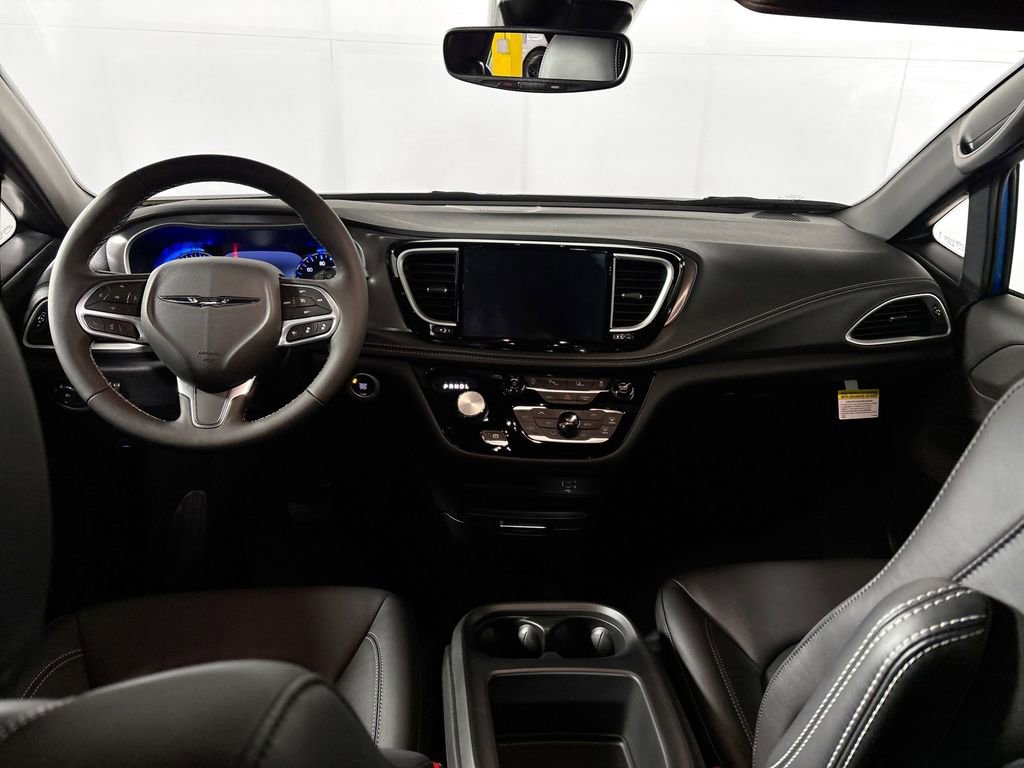 New 2026 Chrysler Pacifica Select AWD/4WD image 12