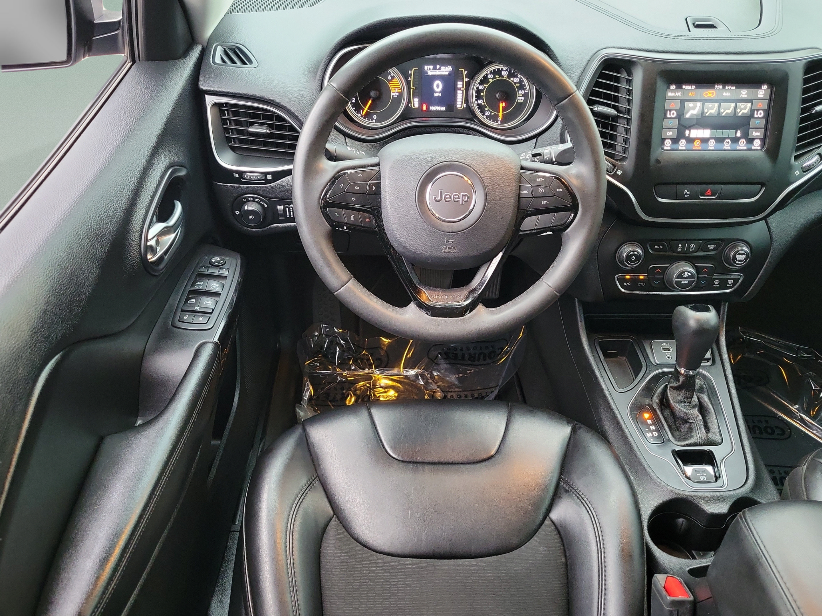 Used 2020 Jeep Cherokee Latitude Plus FWD image 26
