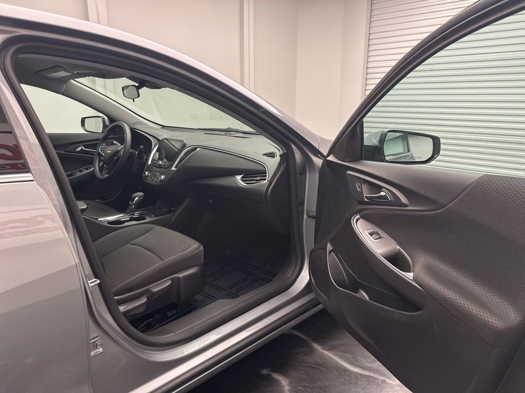 Used 2024 Chevrolet Malibu LT image 8