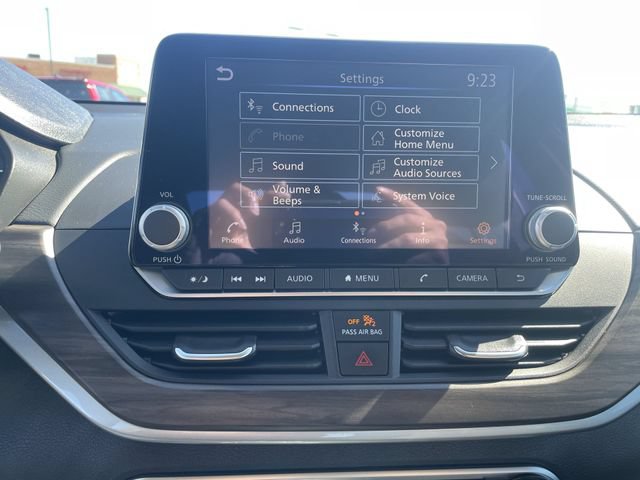 Used 2025 Nissan Altima 2.5 SV FWD image 24