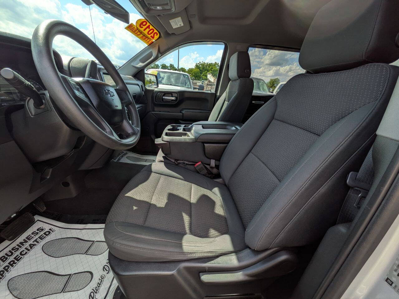 Used 2019 Chevrolet Silverado 1500 Custom w/ Custom Value Package AWD/4WD image 13