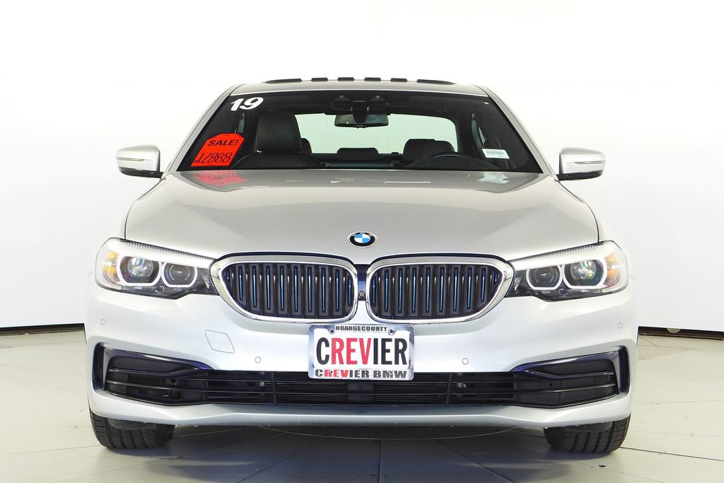 Used 2019 BMW 530e w/ Premium Package image 3