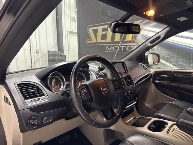 Used 2019 Dodge Grand Caravan SXT image 5