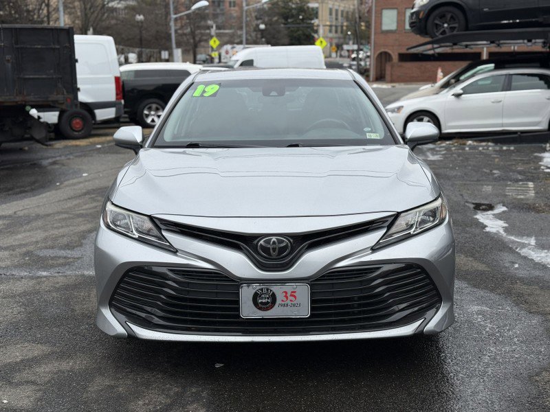 Used 2019 Toyota Camry LE image 8